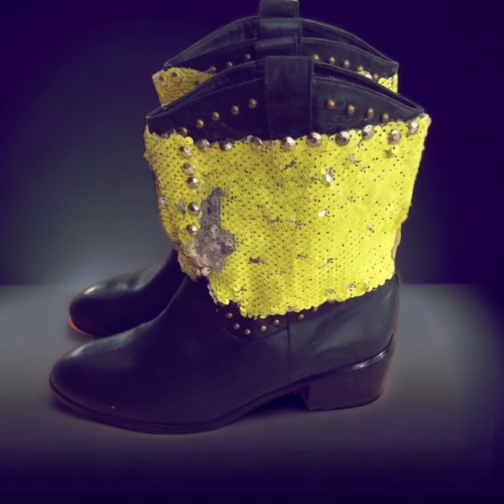 Customed Black Leather/Yellow Moto Boots